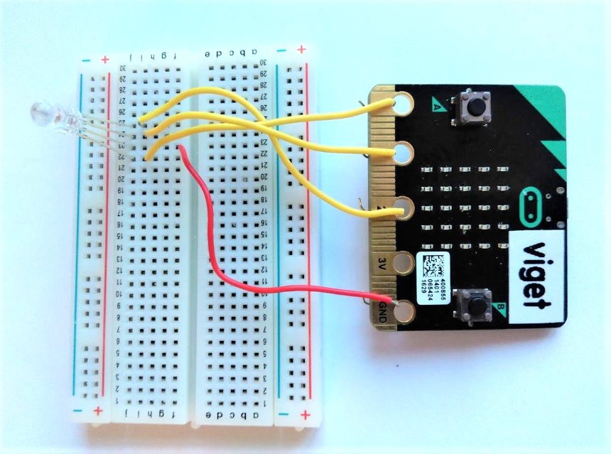 RGB LED 接 P0/P1/P2 的接线